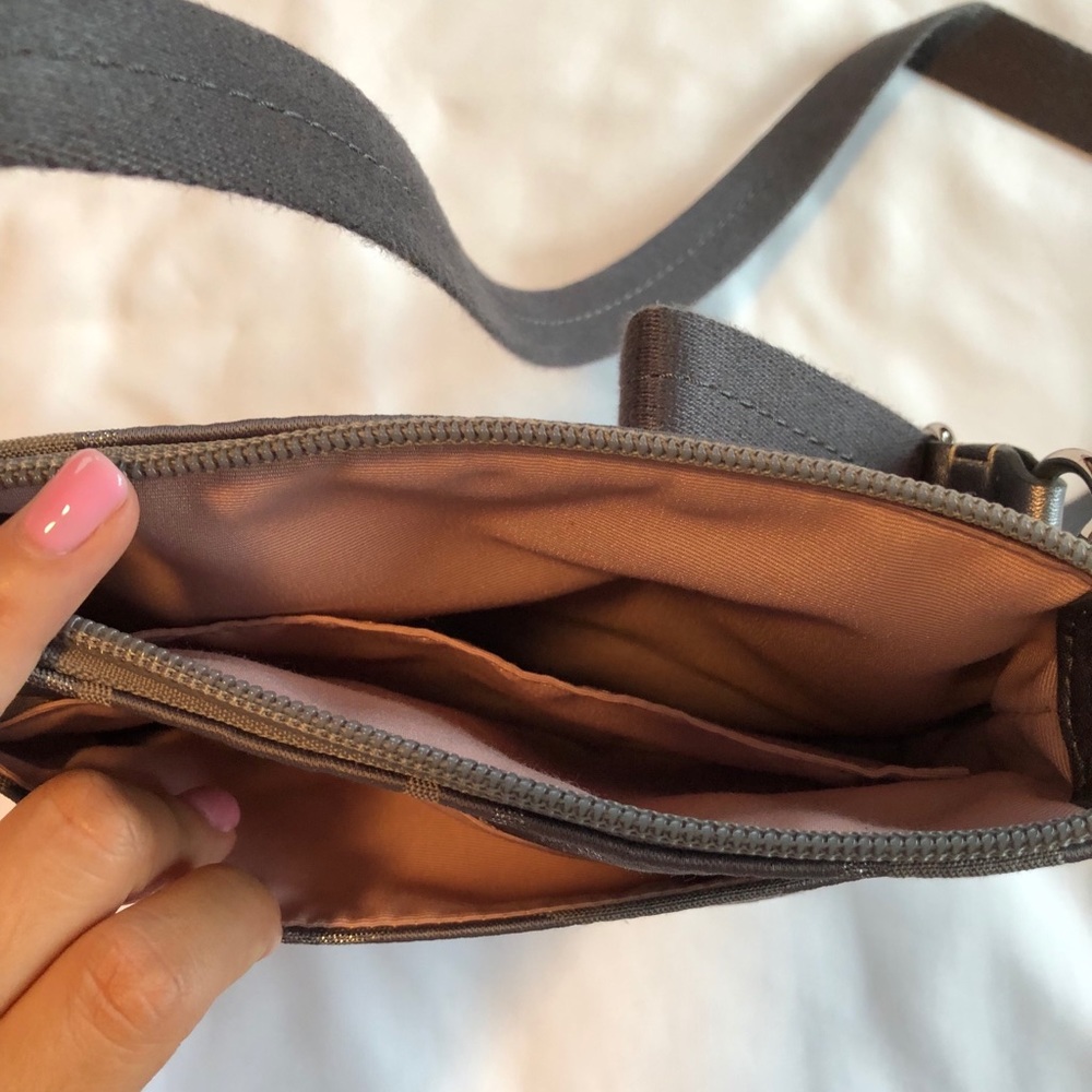 Coach Crossbody Bag - Picture 3 of 4